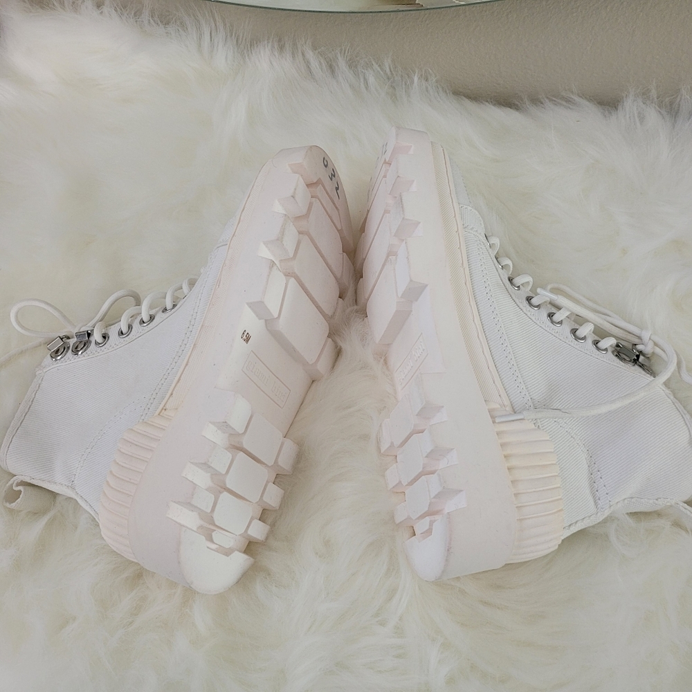 Shoes - Picture 2 of 3